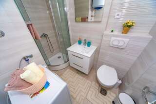 Апартаменты Sea&Center Lux Бар Номер-студио с диваном-кроватью-1