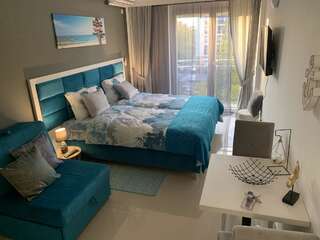 Апартаменты Sea&Center Lux Бар Номер-студио с диваном-кроватью-9