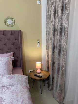 Апартаменты Sea&Center Lux Бар Номер-студио с диваном-кроватью-6